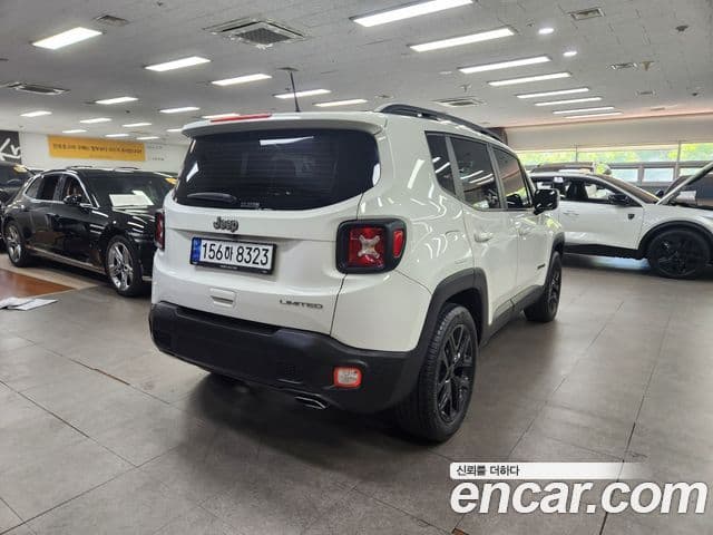 Jeep Renegade 2022 — Photo 11/20