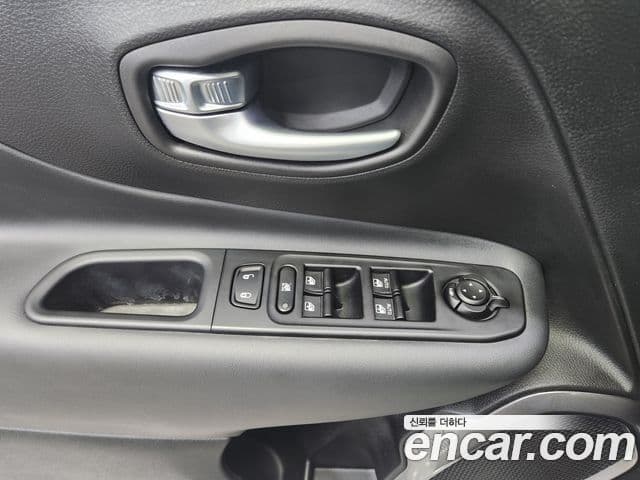 Jeep Renegade 2022 — Photo 18/20