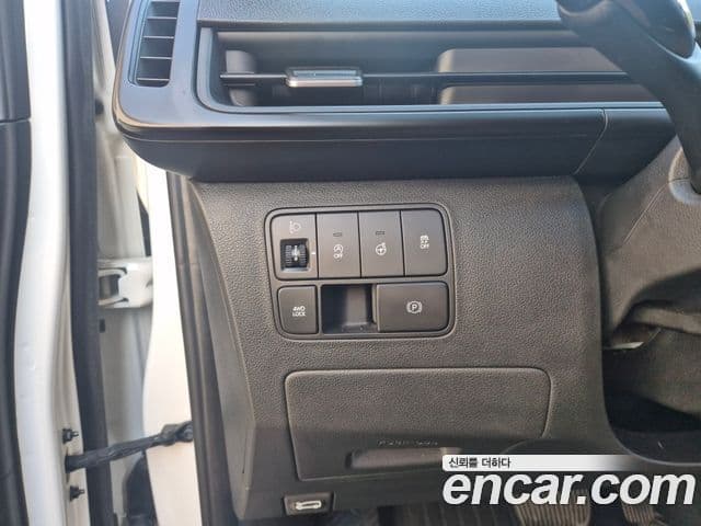 Hyundai Staria 2021 — фото 9 из 18