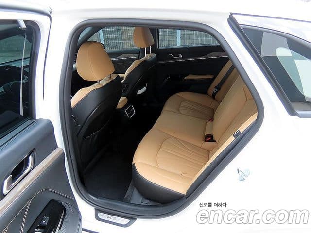 Kia K5 2023 — ფოტო 5/20