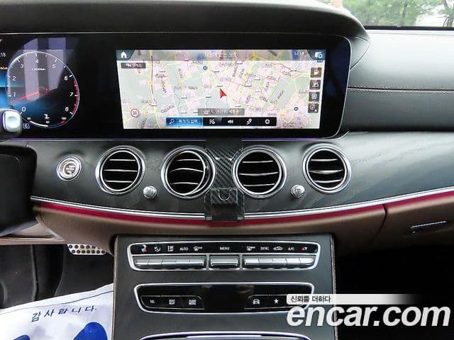 Mercedes-Benz E-Class 2023 — фото 14 из 20