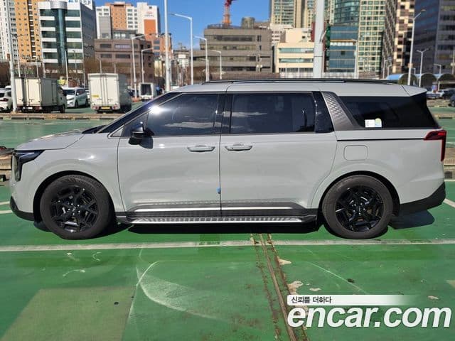 Kia Carnival 2024 — ფოტო 3/12