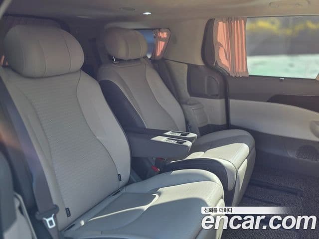 Kia Carnival 2024 — ფოტო 10/12