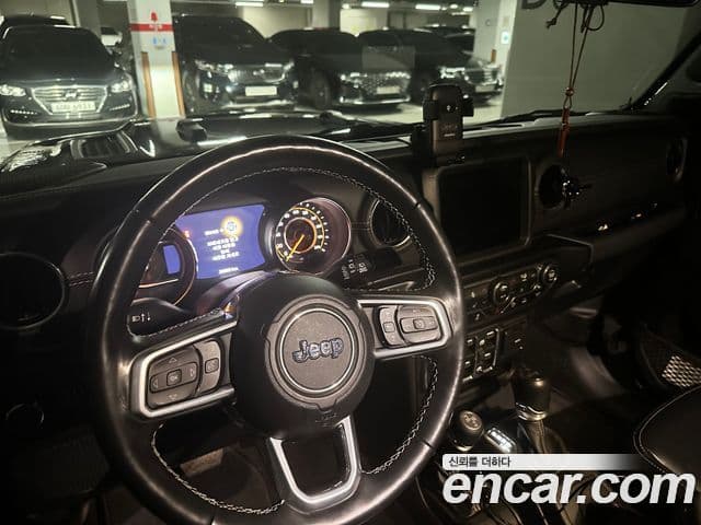 Jeep Wrangler 2021 — Photo 1/5