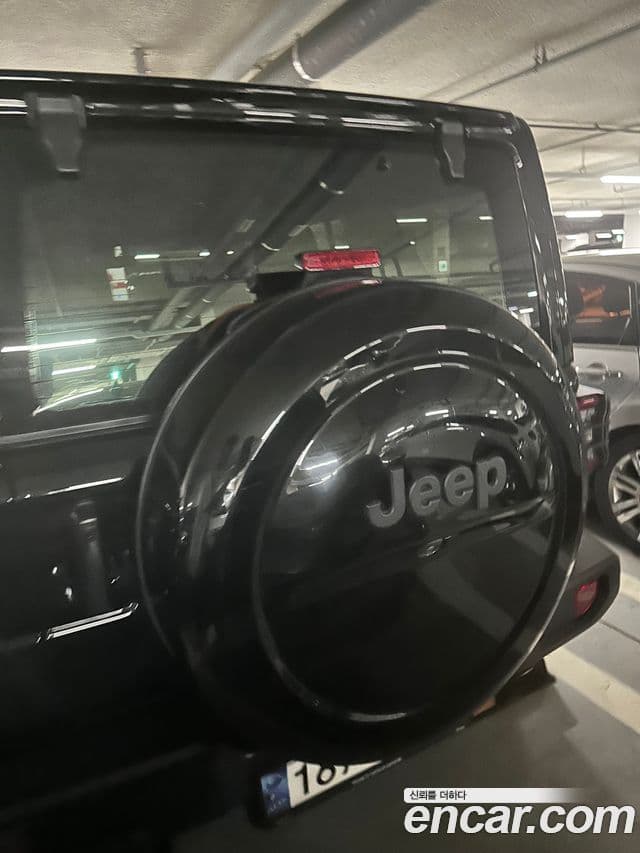 Jeep Wrangler 2021 — Photo 4/5