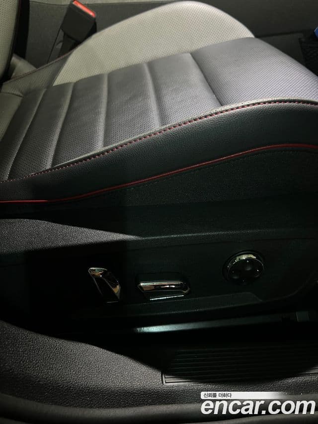 Volkswagen Golf 2022 — Photo 14/18