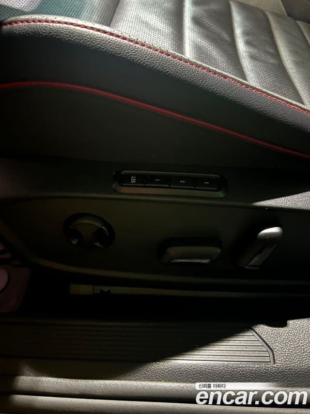 Volkswagen Golf 2022 — Photo 16/18