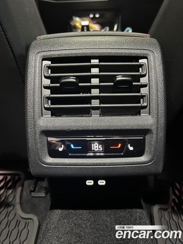 Volkswagen Golf 2022 — Photo 8/18