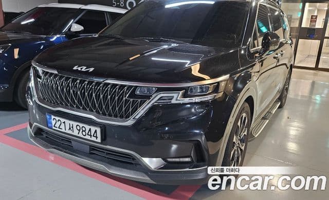 Kia Carnival 2023 — ფოტო 9/14