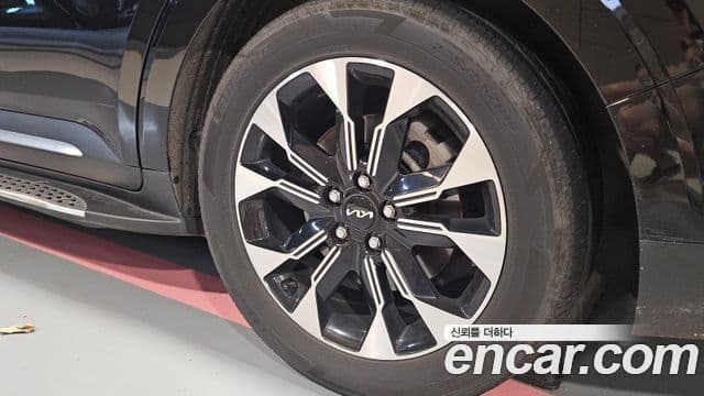 Kia Carnival 2023 — фото 4 из 14