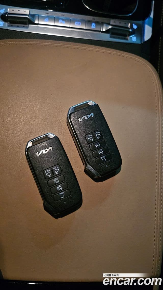 Kia Carnival 2023 — ფოტო 11/14