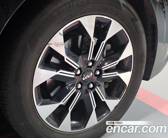 Kia Carnival 2023 — ფოტო 12/14