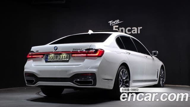 BMW 7 Series 2021 — ფოტო 2/20