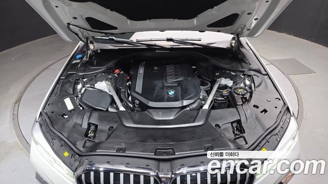 BMW 7 Series 2021 — ფოტო 6/20