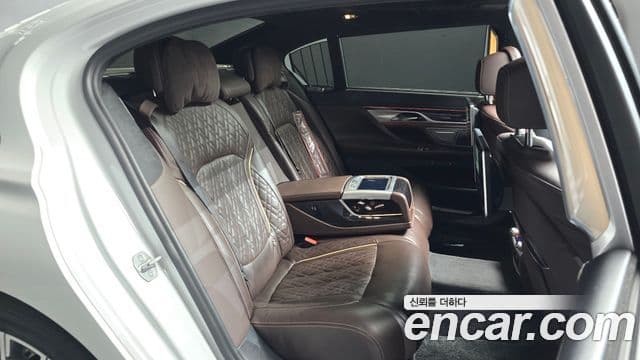 BMW 7 Series 2021 — ფოტო 11/20