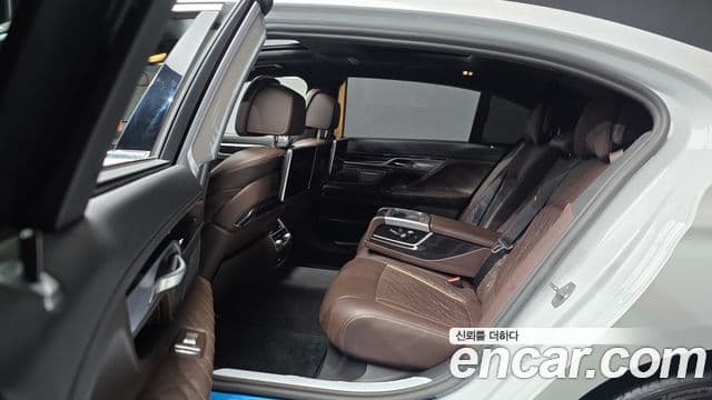 BMW 7 Series 2021 — ფოტო 12/20