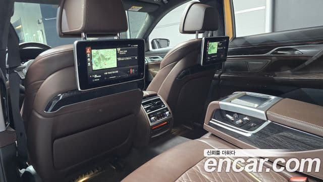 BMW 7 Series 2021 — ფოტო 15/20