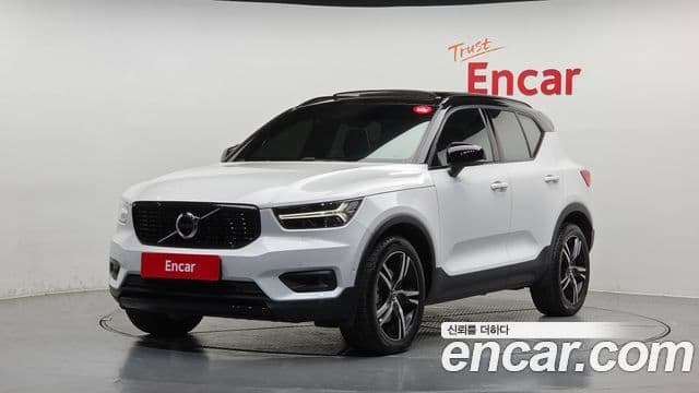 Volvo XC40 2019 — Şəkil 9/20