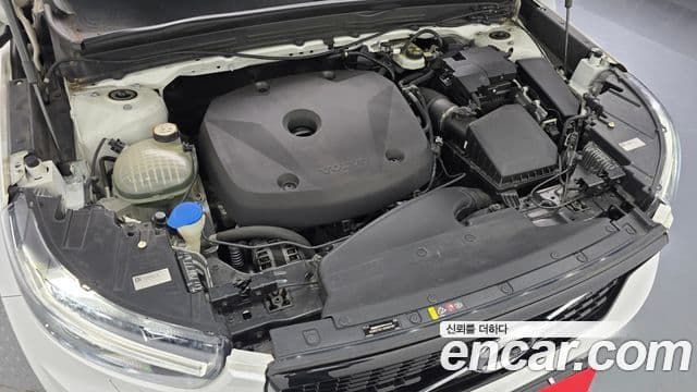 Volvo XC40 2019 — Şəkil 5/20