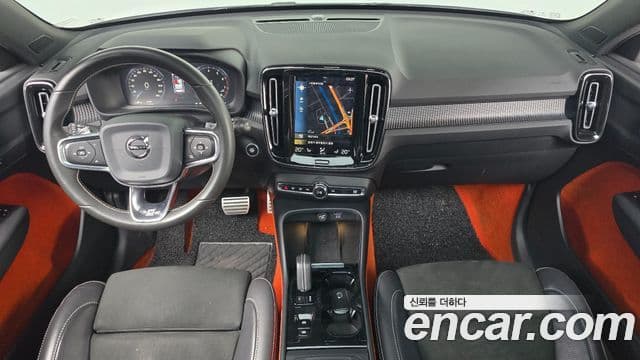 Volvo XC40 2019 — Şəkil 10/20