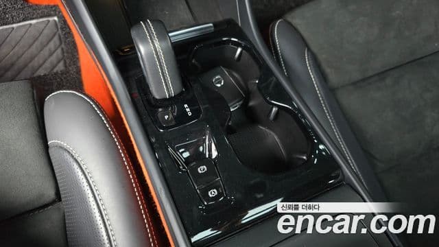 Volvo XC40 2019 — Şəkil 7/20