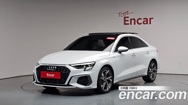 Audi A3 2023 — Фото 1/20