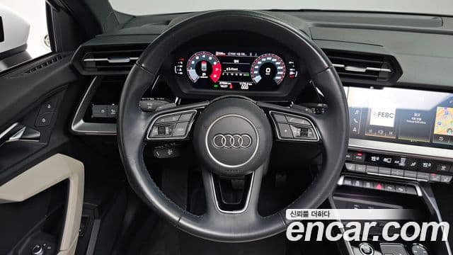 Audi A3 2023 — Фото 13/20