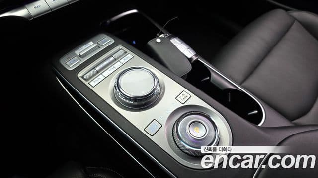 Genesis GV70 2021 — ფოტო 9/20