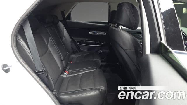 Genesis GV70 2021 — ფოტო 12/20