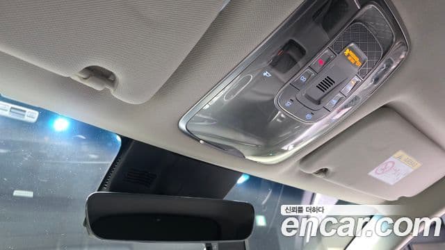 Genesis GV70 2021 — ფოტო 18/20