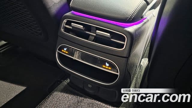 Genesis GV70 2021 — ფოტო 19/20