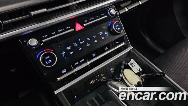 Hyundai Santa Fe 2024 — ფოტო 8/20