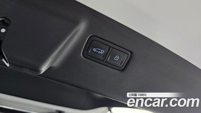 Hyundai Santa Fe 2024 — ფოტო 16/20