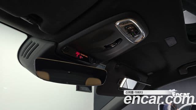 Volvo XC60 2018 — Şəkil 19/20