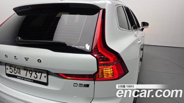 Volvo XC60 2018 — ფოტო 9/36