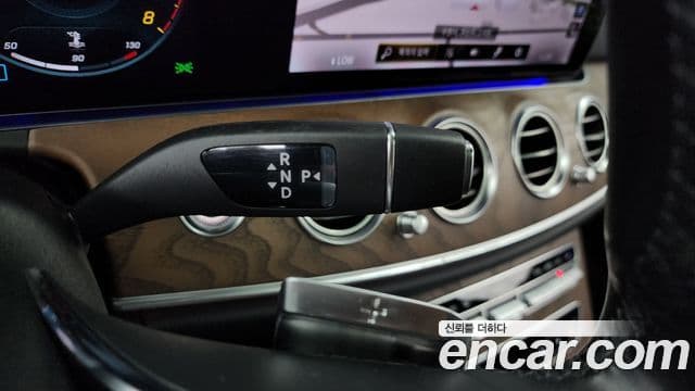 Mercedes-Benz E-Class 2021 — ფოტო 9/20