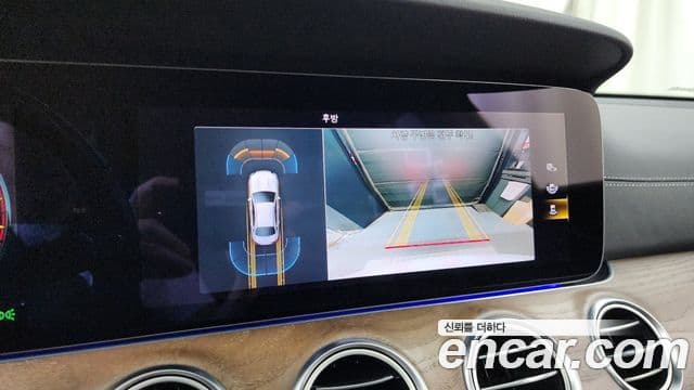 Mercedes-Benz E-Class 2021 — ფოტო 15/20