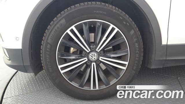 Volkswagen Tiguan 2020 — ფოტო 2/20