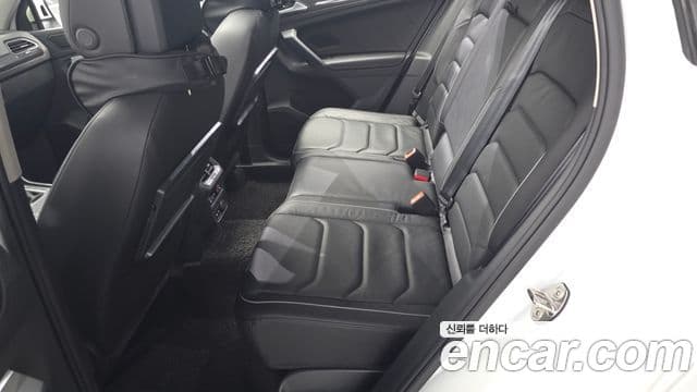 Volkswagen Tiguan 2020 — ფოტო 19/20