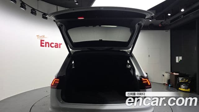 Volkswagen Tiguan 2020 — ფოტო 1/20