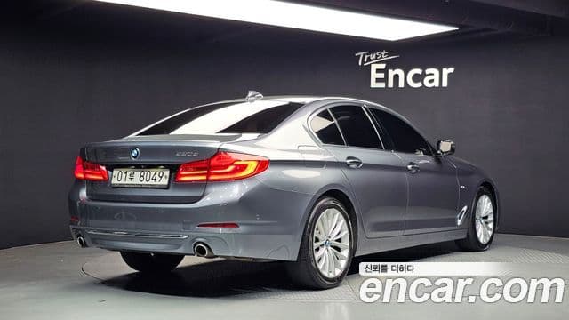 BMW 5 Series 2018 — Фото 2/20
