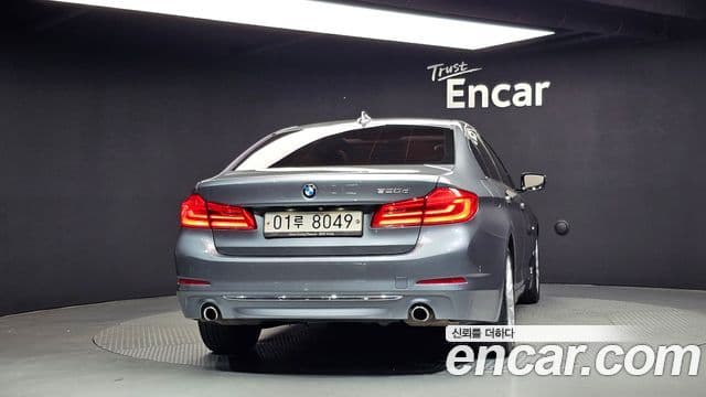 BMW 5 Series 2018 — Фото 4/20