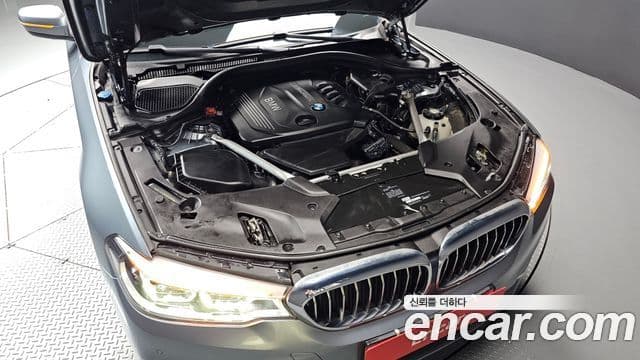 BMW 5 Series 2018 — Фото 6/20