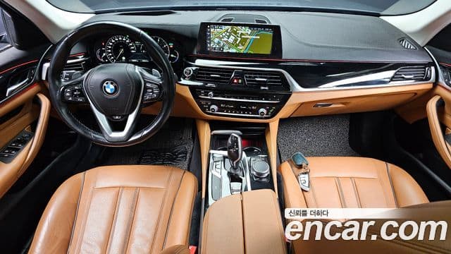 BMW 5 Series 2018 — Фото 7/20