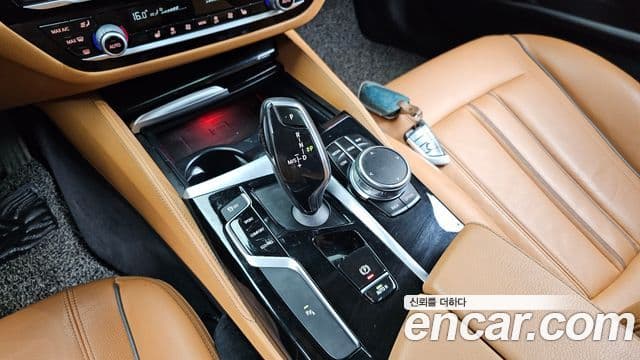 BMW 5 Series 2018 — Фото 9/20