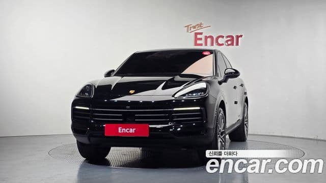 Porsche Cayenne 2023 — Photo 34/38