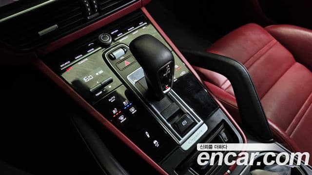 Porsche Cayenne 2023 — Photo 16/38