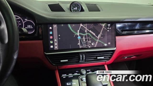 Porsche Cayenne 2023 — Photo 15/38
