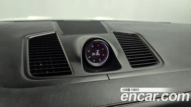 Porsche Cayenne 2023 — Photo 36/38