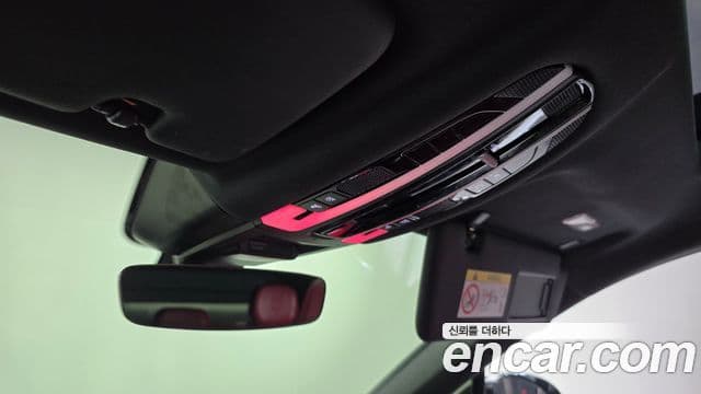 Porsche Cayenne 2023 — Photo 31/38